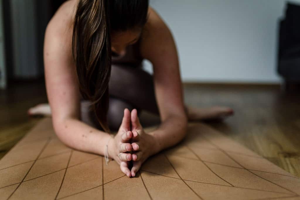 Yoga Routine: So integrierst du Yoga in deinen Alltag